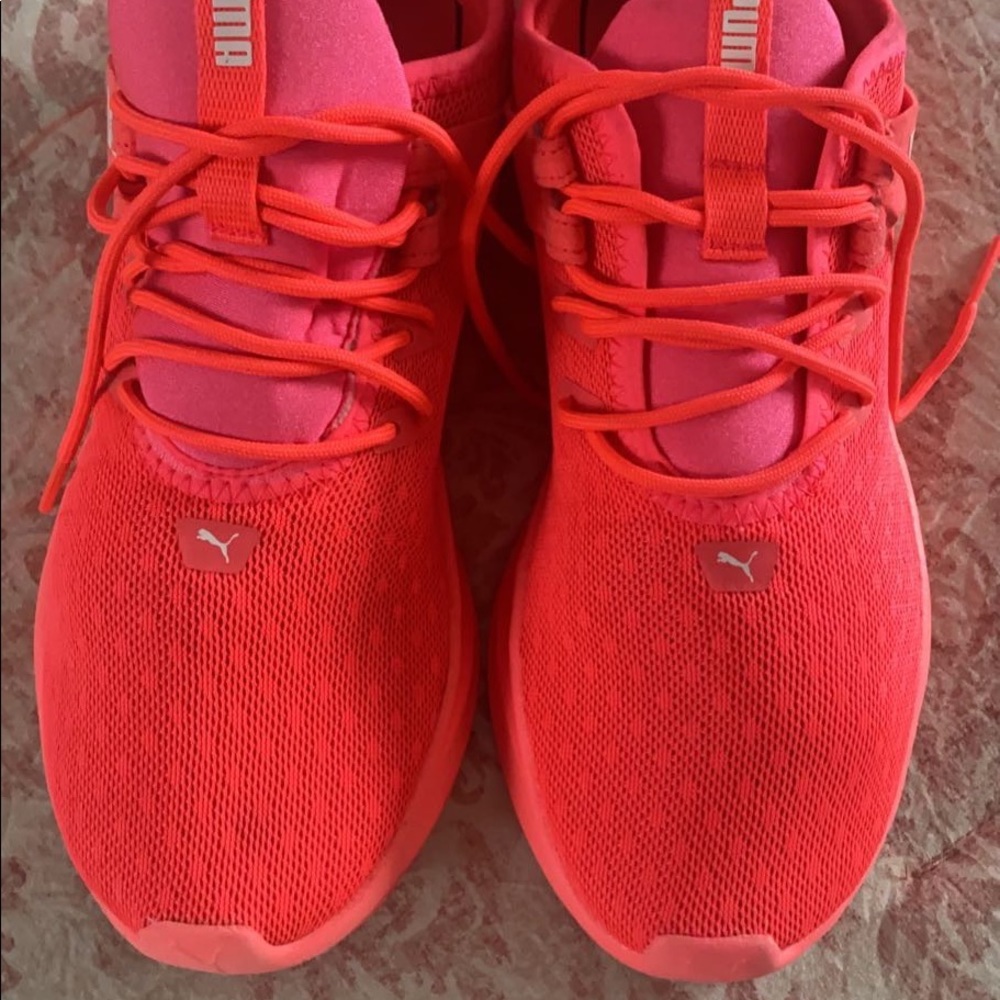 PUMA Sneakers